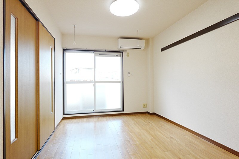 サープラス　トゥー　リュミエールの物件内観写真