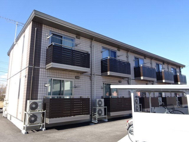 シャン・カマラードＦ棟の物件外観写真