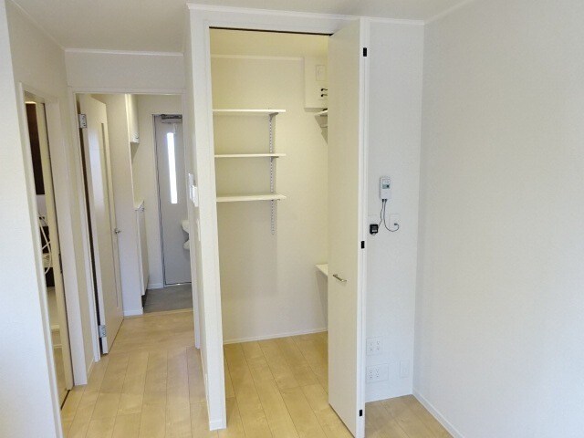 シャン・カマラードＦ棟の物件内観写真