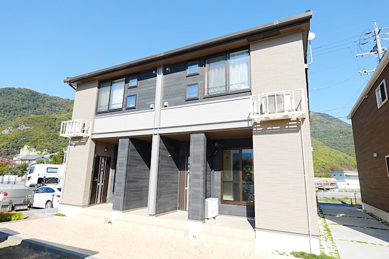 シャンメリーの物件外観写真