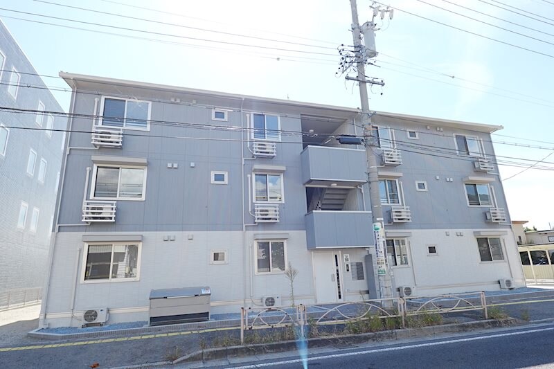 トリシア八幡の物件外観写真