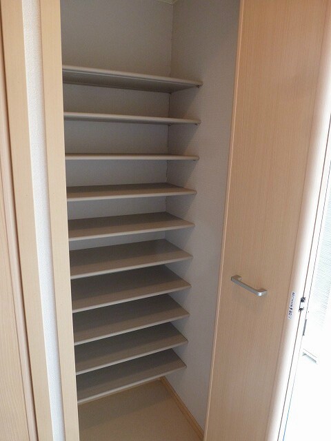 シャロル若里の物件内観写真