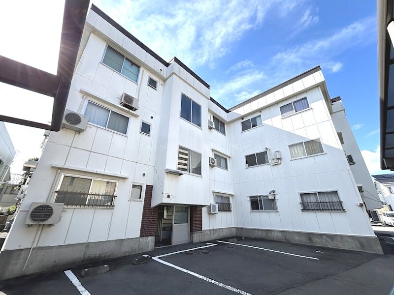 ヤングハイツの物件外観写真