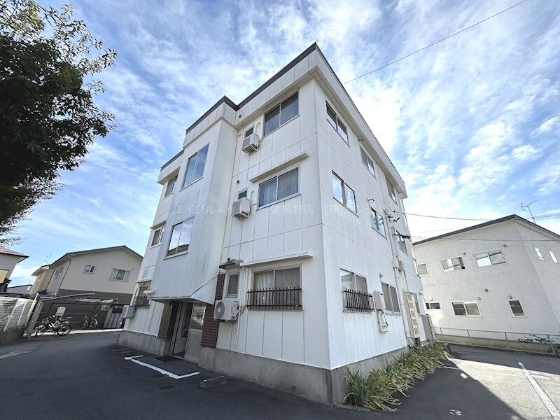 ヤングハイツの物件外観写真