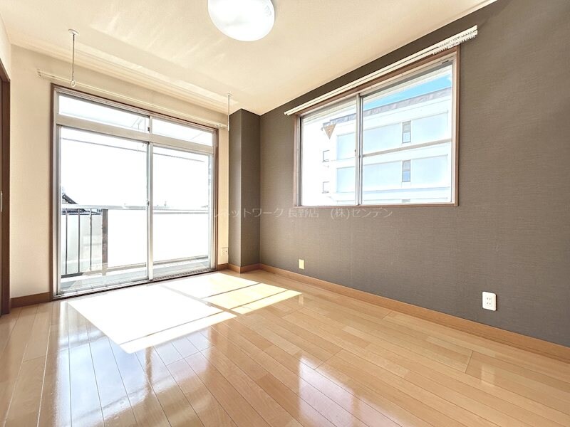 ヤングハイツの物件内観写真