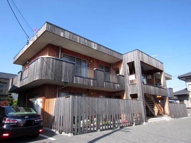 ナトゥーア明IIの物件外観写真