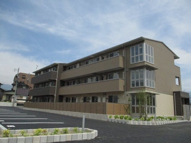 下山村駅 徒歩5分の物件外観写真