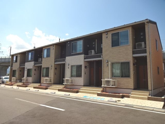 シャン・ド・フルールM Iの物件外観写真