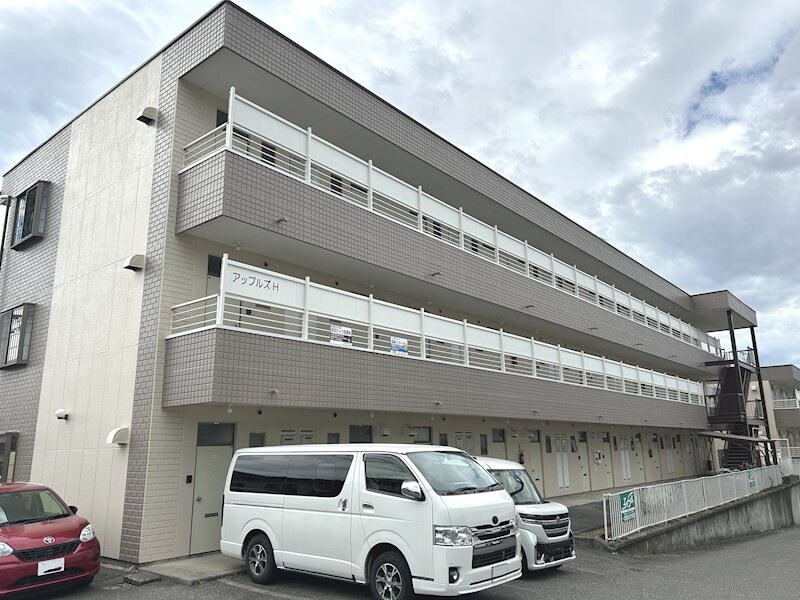 アップルズＨの物件外観写真
