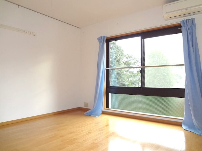 フローラルヒルズの物件内観写真