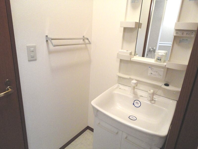 ＳＴＥＰ ＣＯＵＲＴ ＯＮＩＷＡの物件内観写真