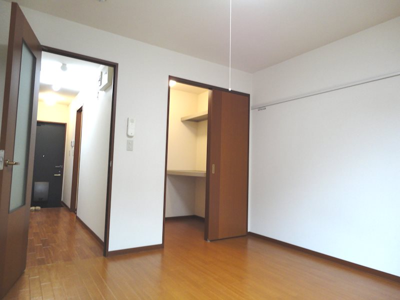 ＳＴＥＰ ＣＯＵＲＴ ＯＮＩＷＡの物件内観写真