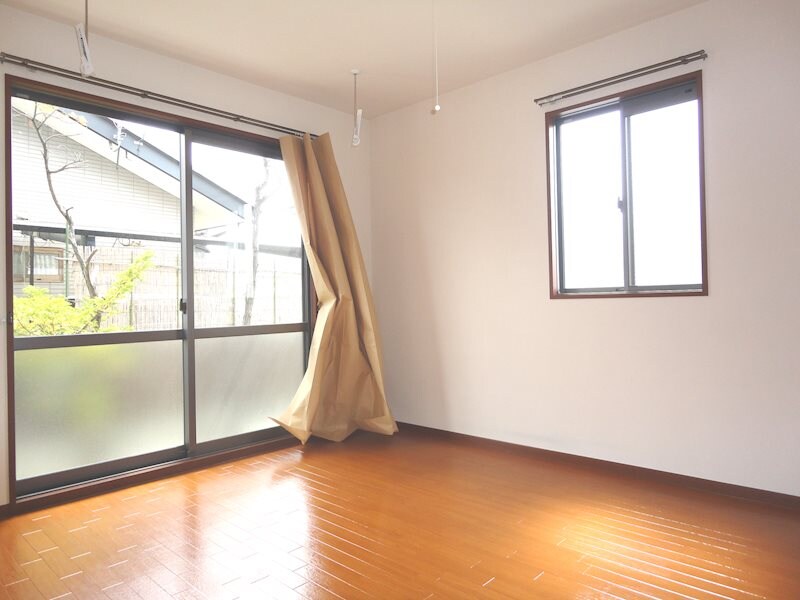 ＳＴＥＰ ＣＯＵＲＴ ＯＮＩＷＡの物件内観写真