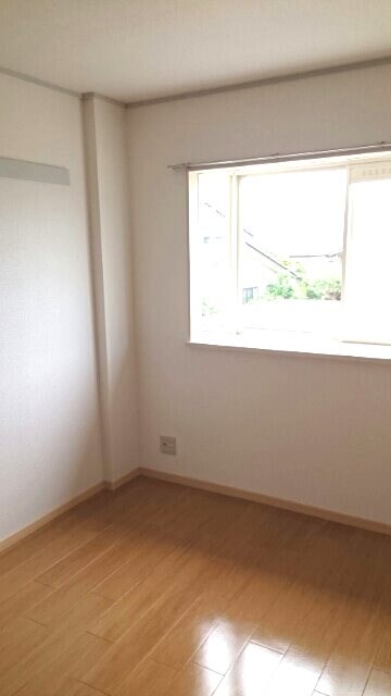 エルディム花水木東棟の物件内観写真