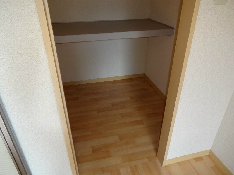 ヴィラ・エトワールBの物件内観写真