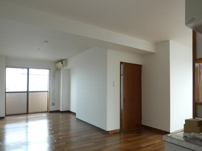 芳川コーポ南棟の物件内観写真