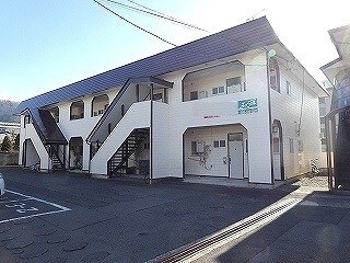 山岸アパートの物件外観写真