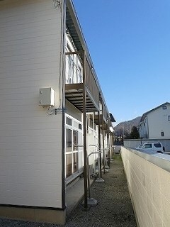 山岸アパートの物件外観写真