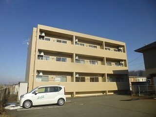 ブレインマンション飯山の物件外観写真