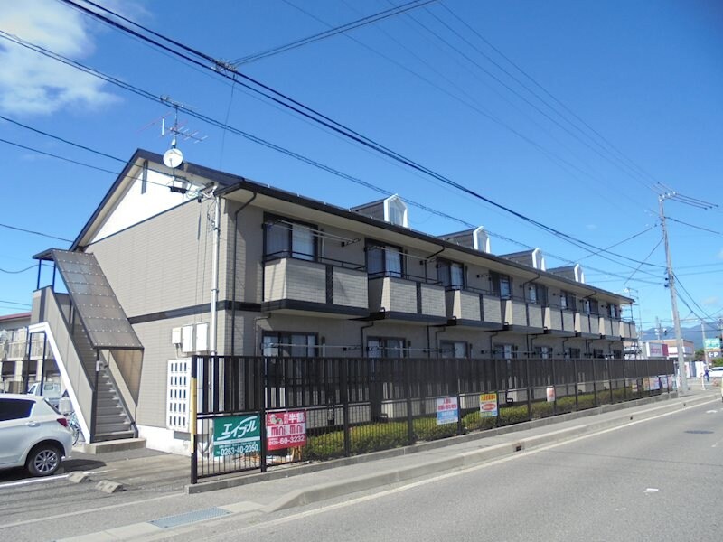 セジュールあづみの物件外観写真