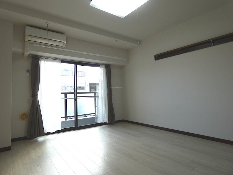 サン・ラザールの物件内観写真