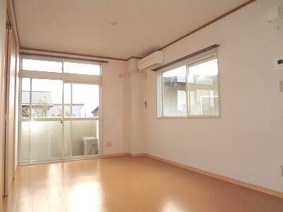 ファミーユ新村Aの物件内観写真