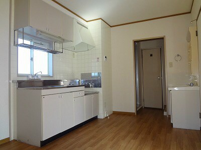 ファミーユ新村Aの物件内観写真