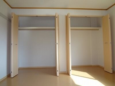 ファミーユ新村Aの物件内観写真