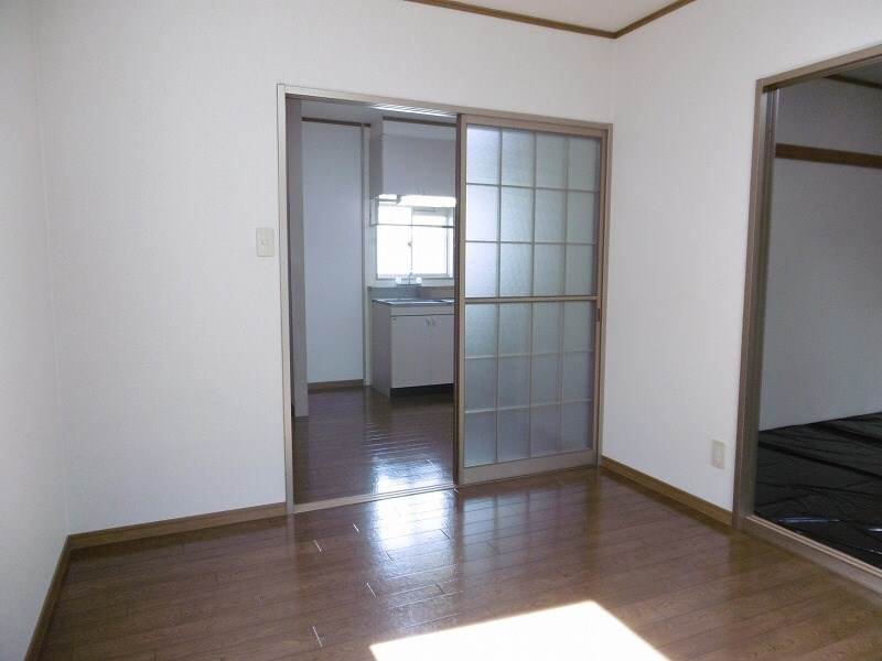 ファミーユ新村Aの物件内観写真