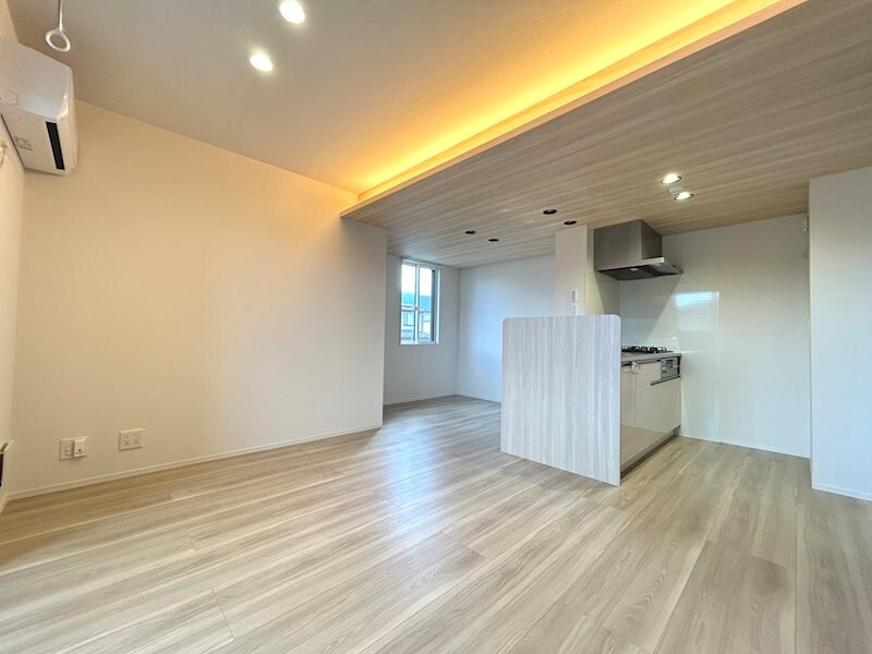 THREEの物件内観写真