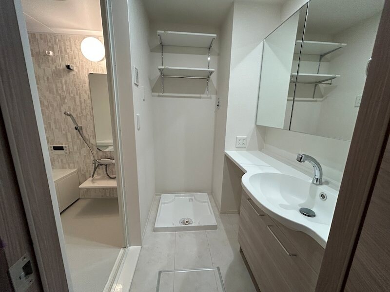 THREEの物件内観写真