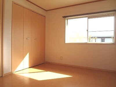 ファミーユ新村Aの物件内観写真