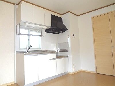 ファミーユ新村Aの物件内観写真