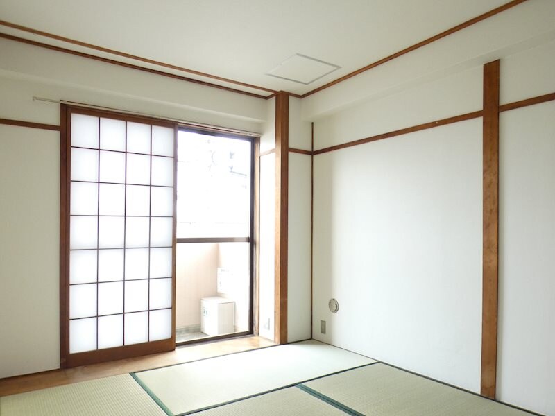 芳川コーポ南棟の物件内観写真