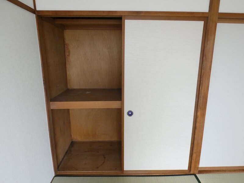 芳川コーポ南棟の物件内観写真