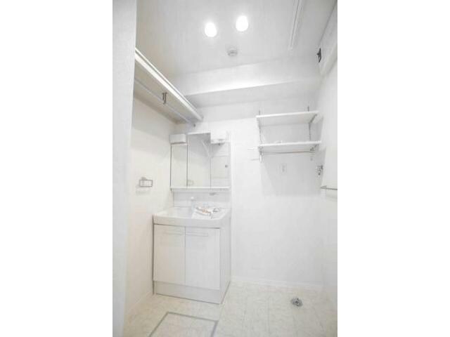 ルーシーエメラルド（安堀町）の物件内観写真