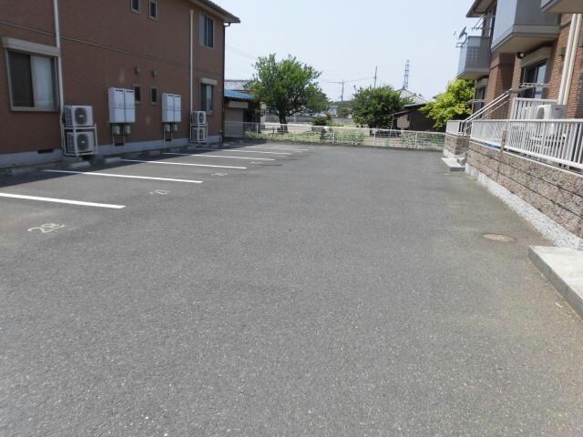 アネーロＢ（曲沢町）の物件外観写真