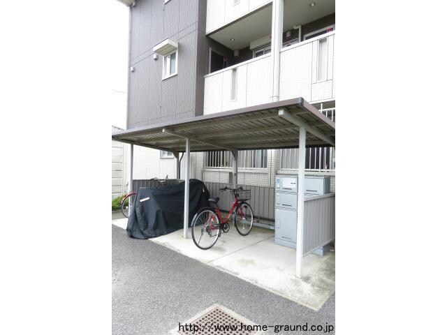 アゼリアヒルズ（茂呂町）の物件外観写真