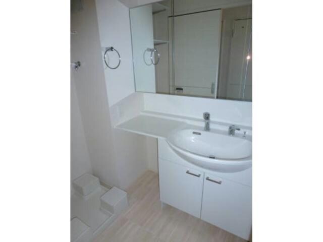 アゼリアヒルズ（茂呂町）の物件内観写真