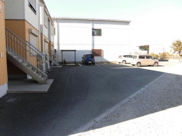 オレンジガーデンA（三室町）の物件外観写真