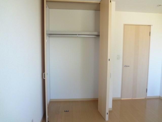 オレンジガーデンA（三室町）の物件内観写真