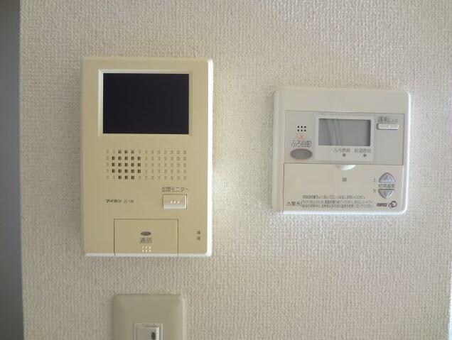 オレンジガーデンA（三室町）の物件内観写真