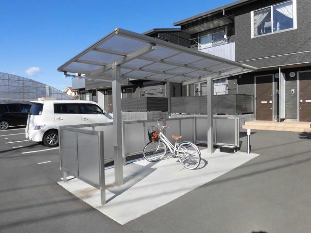 フロントマーレB（田部井町）の物件外観写真