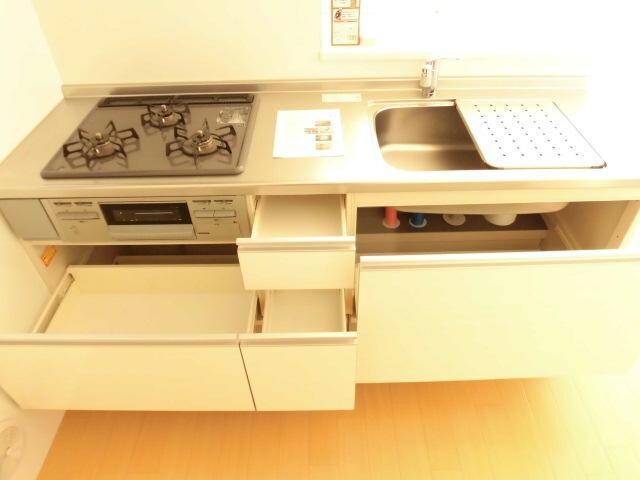 フロントマーレB（田部井町）の物件内観写真