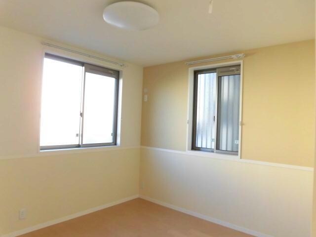 フロントマーレB（田部井町）の物件内観写真