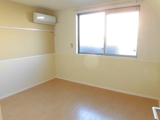 フロントマーレB（田部井町）の物件内観写真