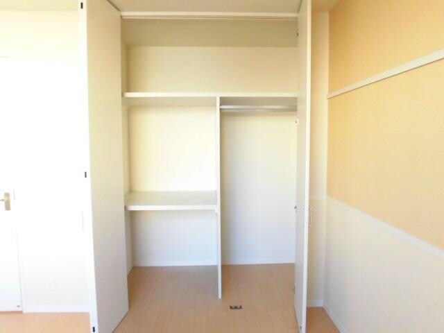 フロントマーレB（田部井町）の物件内観写真