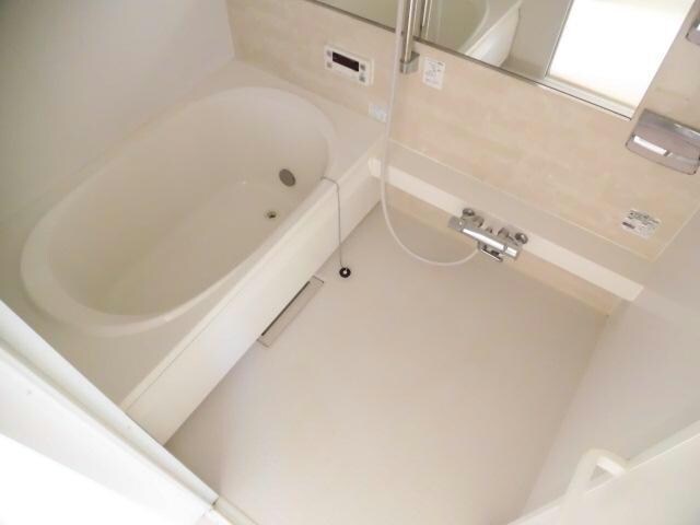 フロントマーレB（田部井町）の物件内観写真