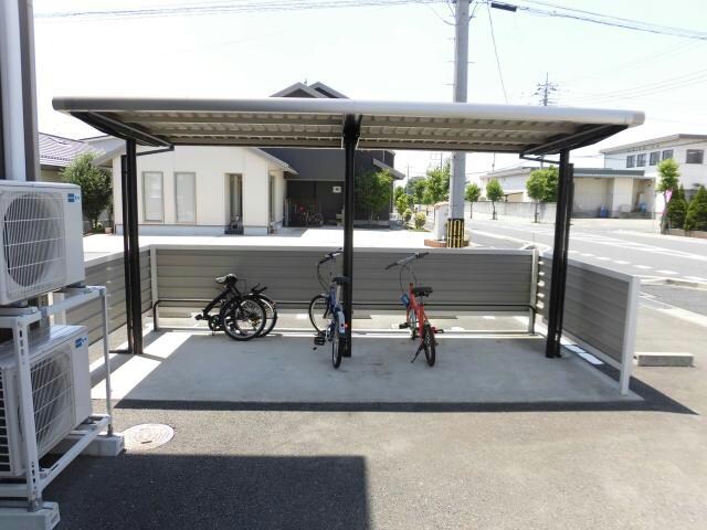 エストレリータ（茂呂町）の物件外観写真