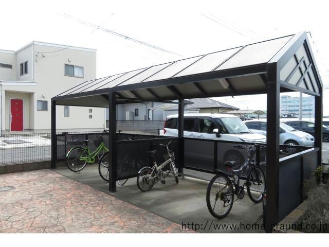 フォレスト・ヴィラ（西小保方町）の物件外観写真